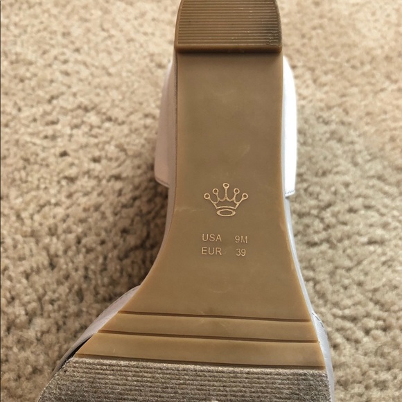 Nina Emiko Dress Pump, size 9, silver - Picture 9 of 9